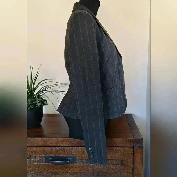 ❤️ NWT Suzy Shier Grey  Pinstriped Blazer - Picture 2 of 9